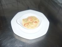 Cassolette de gambas et raviole au foie gras