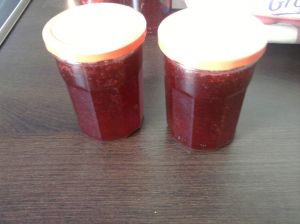 J'ai fait 4 pots de gélee de fraise