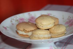 petit macarons crème patissière à l'eau de fleur d'oranger