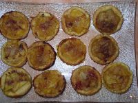 Minis tartelettes à l'ananas sortant du four