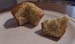 Muffins au lait de chèvre, avoine et romarin