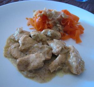 Poulet au curry, tagliatelles de carottes