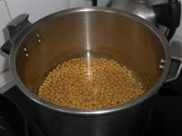 1ère cuisson des pois chiches dans la cocotte