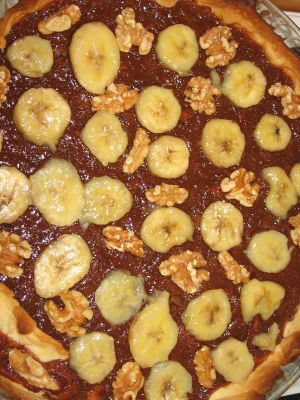 Tarte choco lait, bananes flambées et noix caramélisées